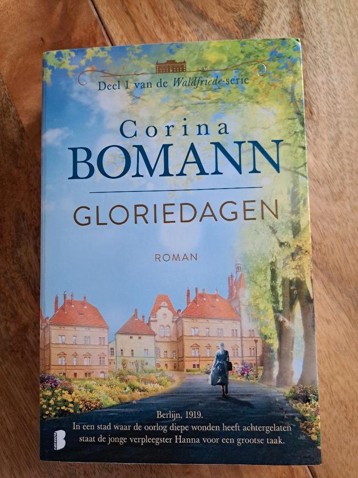 Boek: "Gloriedagen" van Corina Bomann te koop, Boeken, Romans, Zo goed als nieuw, Wereld overig, Ophalen of Verzenden