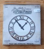 Sizzix Tim Holtz Alterations snijmal Weathered Clock., Ophalen of Verzenden, Gebruikt, Overige thema's, Pons of Mal