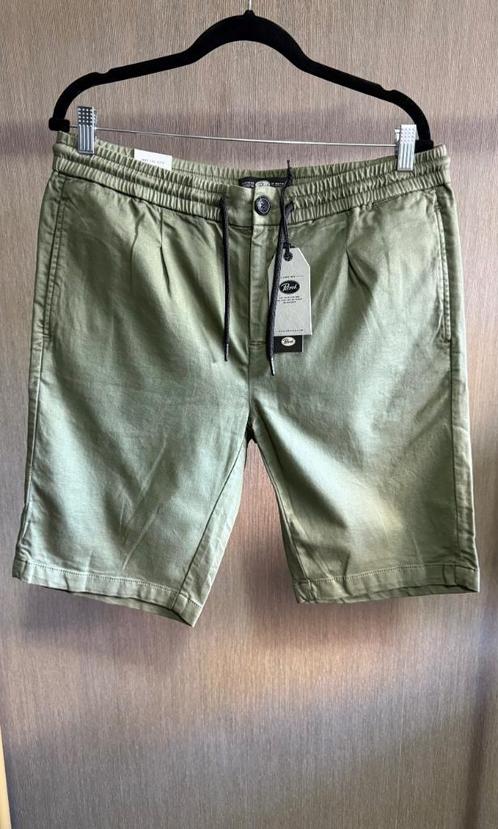 Heren Petrol Industries khaki short M (K1D), Kleding | Heren, Broeken en Pantalons, Nieuw, Maat 48/50 (M), Groen, Ophalen of Verzenden