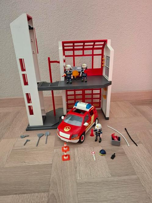 Playmobil City Action Brandweerkazerne 5361 en auto 5364, Kinderen en Baby's, Speelgoed | Playmobil, Zo goed als nieuw, Ophalen of Verzenden