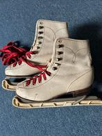 Vintage kunstschaatsen (Leer) met beschermers maat 38, Overige merken, Gebruikt, Ophalen of Verzenden, Kunstschaatsen