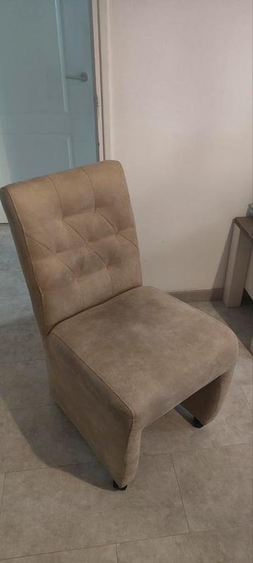 6 Beige Eetkamerstoelen - Zo goed als nieuw! beschikbaar voor biedingen