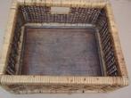 Vierkant gevlochten rieten mand, Ophalen, Gebruikt, Mand, Vierkant