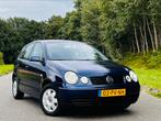 Volkswagen Polo 1.4 55KW 2005 Blauw 5DRS NAP Cruise Airco, Auto's, Volkswagen, Voorwielaandrijving, Euro 5, 74 pk, Zwart