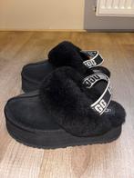 UGG, Kleding | Dames, Schoenen, Ophalen of Verzenden, Zo goed als nieuw, Bruin, Pantoffels of Sloffen