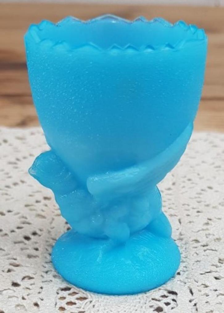 Lichtblauw opaline eierdopje kip/kuikentje Portieux, Antiek en Kunst, Curiosa en Brocante, Ophalen of Verzenden