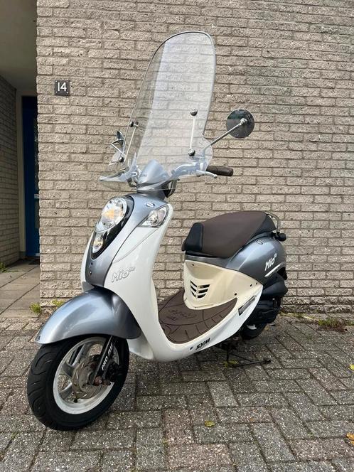 Sym mio 1000km gereden nieuw, Fietsen en Brommers, Scooters | SYM, Zo goed als nieuw, Mio, Ophalen of Verzenden
