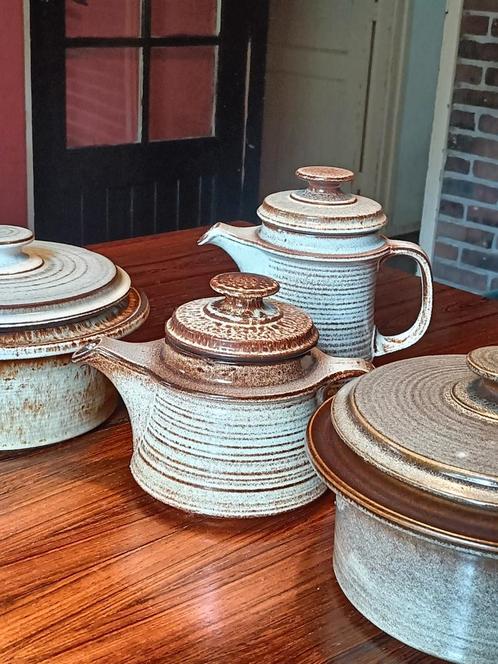 Vintage thee pot koffie pot en twee schalen pannen, Antiek en Kunst, Antiek | Servies compleet, Ophalen