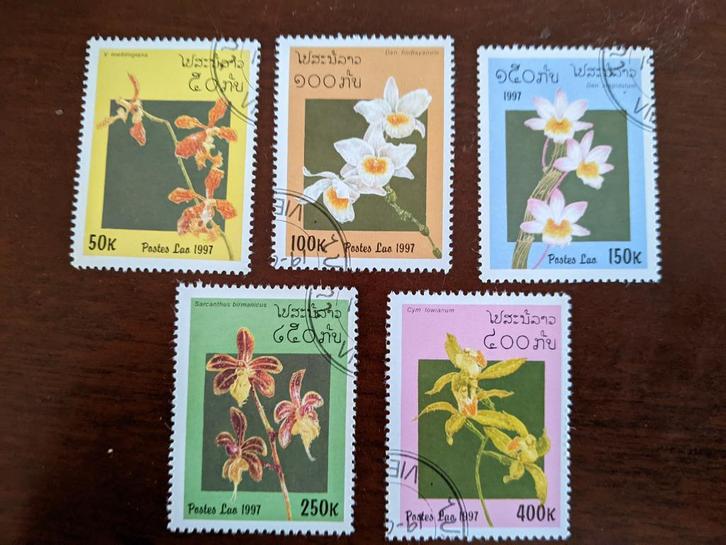 LAOS 1997; set (5) BLOEMEN, Postzegels en Munten, Postzegels | Thematische zegels, Gestempeld, Dier of Natuur, Verzenden