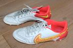 Nike Tiempo voetbalschoenen maat 43, Gebruikt, Maat XS of kleiner, Schoenen, Ophalen of Verzenden