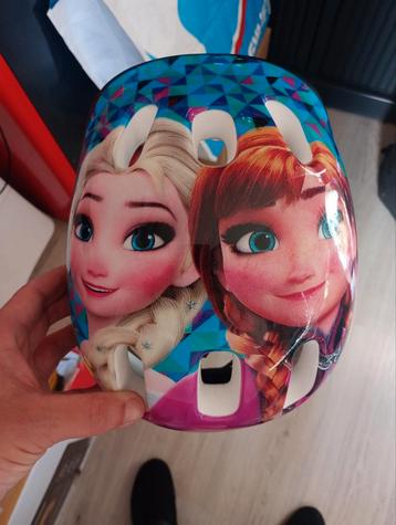 Frozen helm beschikbaar voor biedingen