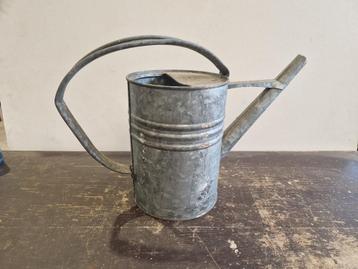 Mooie vintage zinken gieter beschikbaar voor biedingen