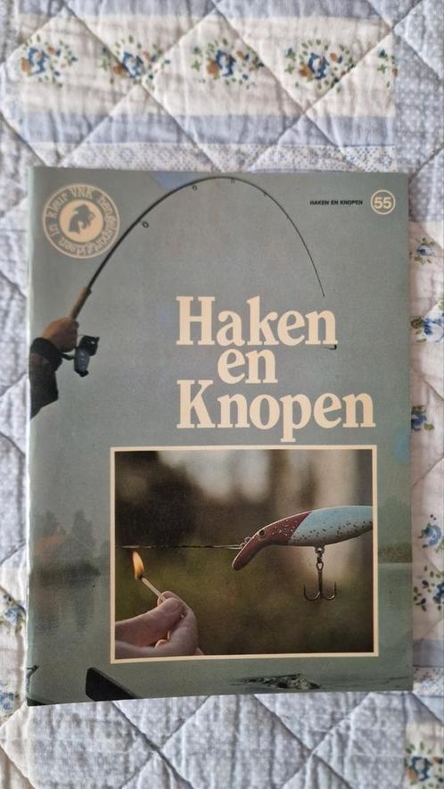 Haken en Knopen - Vissen, Boeken, Hobby en Vrije tijd, Gelezen, Overige onderwerpen, Ophalen of Verzenden