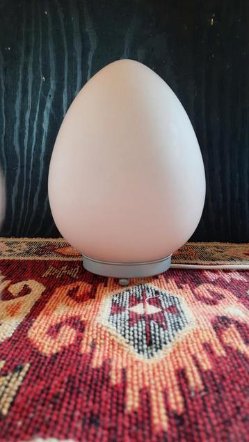 Zeldzame tafellamp van ikea glas vorm ei, lees beschrijving beschikbaar voor biedingen
