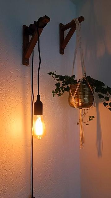 Hanglamp met schakelaar beschikbaar voor biedingen