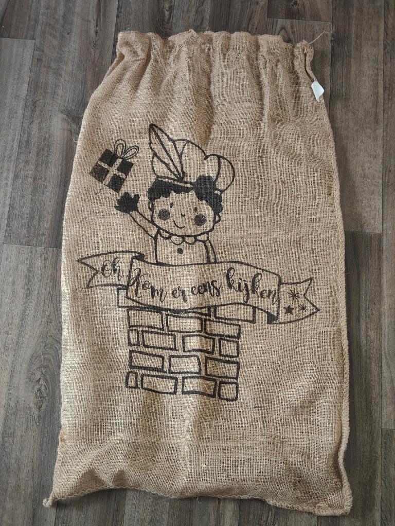 Jute zakken Sinterklaas, 2 grote en 2 kleine + muts, Diversen, Sinterklaas, Ophalen of Verzenden, Gebruikt