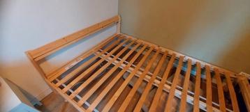 Bedframe Ikea 140x200 incl. lattenbodem (1,5 jaar oud) - afbeelding 2