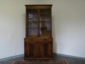 Vintage secretaire by GT Rackstraw Worchester beschikbaar voor biedingen