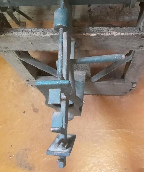 Zeer oude originele bascule - opknapper.... uitdaging...., Antiek en Kunst, Antiek | Gereedschap en Instrumenten, Ophalen