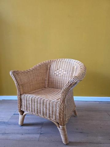Rotan kinderstoel beschikbaar voor biedingen