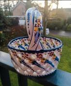 Vintage Frans keramieken mandje met bloemdecoratie, 22 cm, Antiek en Kunst, Ophalen of Verzenden