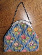 Antiek geborduurd beugel tasje, zilveren beugel, rond 1900, Antiek en Kunst, Antiek | Kleding en Accessoires, Verzenden, Dames