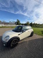 Mini Cooper (r56) 1.4 95pk 2010 Wit, Auto's, Mini, Voorwielaandrijving, Euro 5, Stof, Zwart