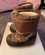 Fendi snowboots  Maat 26-28, Kinderen en Baby's, Ophalen, Zo goed als nieuw, Jongetje of Meisje, Laarsjes