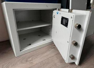 Zeer degelijke EN 1143-1 kluis brandkast RDW+  kluis beschikbaar voor biedingen