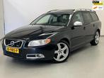 Volvo V70 2.4 D5 R-Design / Schuifdak / Memory / Premium Sou, Auto's, Volvo, Euro 5, Gebruikt, Zwart, 2000 kg