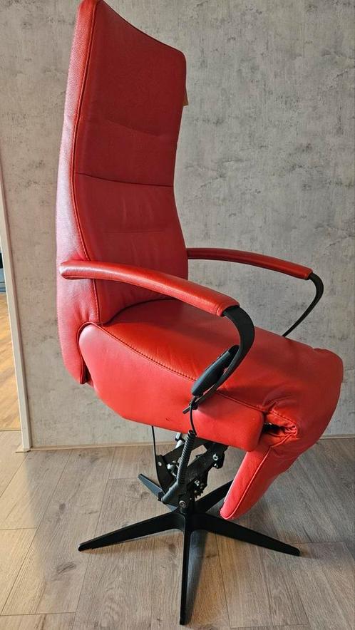 De toekomst twice sta op stoel/ Relax fauteuil, Huis en Inrichting, Fauteuils, Zo goed als nieuw, Leer, 75 tot 100 cm, Ophalen
