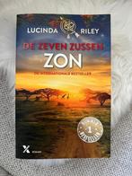 roman Zeven Zussen ( Zon), Ophalen of Verzenden, Zo goed als nieuw, Lucinda Riley