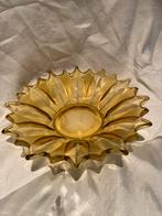 Art Deco Bernsteinfarbene Zonnebloemschaal Sowerby Glas, Ophalen of Verzenden