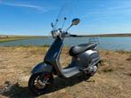 Mooie Vespa sprint led begrenzer inruil mp3 mogelijk, Fietsen en Brommers, Ophalen, Zo goed als nieuw, Vespa