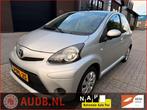 Toyota Aygo 1.0 VVT-i Comfort| 5 DEURS| AIRCO| ELEKTR.PAKKET, Voorwielaandrijving, Euro 5, Gebruikt, 4 stoelen