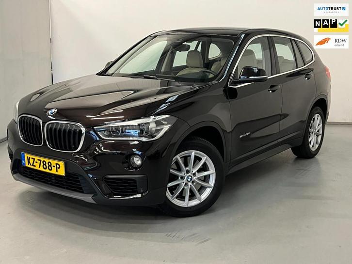 BMW X1 SDrive20i High Exe / NL-auto / Leder / Headup / Keyle, Auto's, BMW, Bedrijf, Te koop, X1, ABS, Airbags, Airconditioning