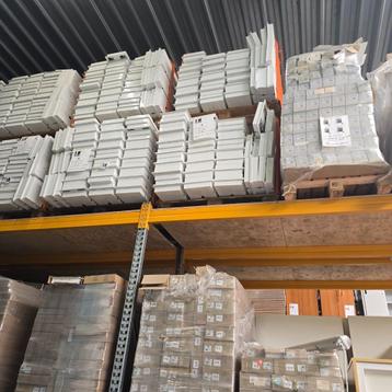 Nieuwe spatwaterdichte TL-armaturen lichtbakken – 1x49W  beschikbaar voor biedingen