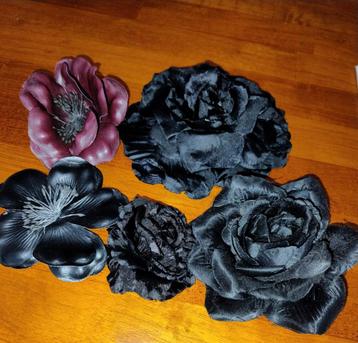 Zwarte Rozen Corsage - 5 stuks voor 5 euro .. beschikbaar voor biedingen