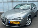 Alfa Romeo 147 2.0 T.spark 5DR NWE APK/CRUISE/AIRCO/LMV/ NAP, Voorwielaandrijving, Stof, Zwart, 400 kg