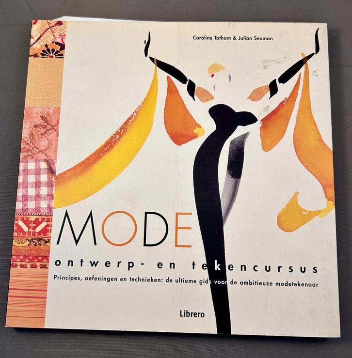 Boek  “Mode ontwerp- en tekencursus”, Boeken, Mode, Gelezen, Overige onderwerpen, Ophalen of Verzenden