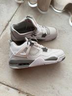 Nike Air Jordan 4 grey white maat 41 nieuwstaat, Wit, Nike, Ophalen of Verzenden, Sneakers of Gympen