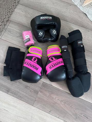 Fight gear set van Booster beschikbaar voor biedingen