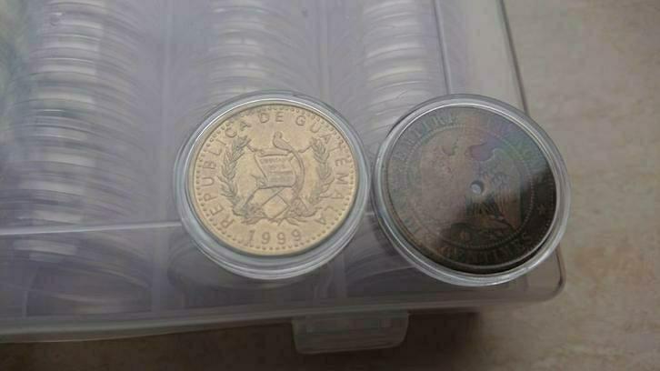 Opslagdoos met 100 muntcapsules voor zilveren vijfjes 30mm, Postzegels en Munten, Munten en Bankbiljetten | Toebehoren, Ophalen of Verzenden