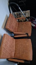 Gratis 2 eetkamerstoelen, Ophalen, Gebruikt, Bruin