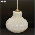 Opaline vintage hanglamp Lamp Bohemen, Huis en Inrichting, Lampen | Hanglampen, Ophalen, Bohemen Vintage Betoverend, Nb, Nb