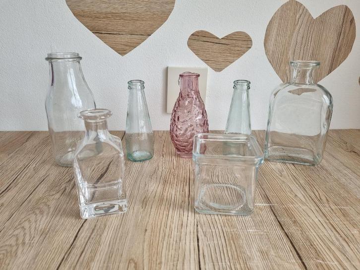 7 Mooie Vintage Glazen Flesjes Vaasjes Whisky Melk Parfum, Huis en Inrichting, Woonaccessoires | Vazen, Gebruikt, Overige kleuren