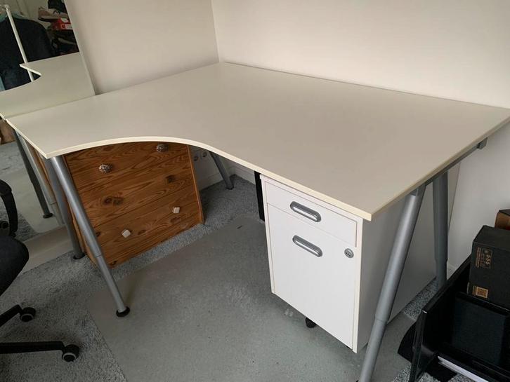 Galant ikea wit bureau, inclusief gratis archiefkast, Huis en Inrichting, Bureaus, Zo goed als nieuw, Ophalen of Verzenden