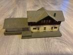 Station in chalet-stijl voor N-spoor modelbaan | Gebruikt, Overige merken, Gebruikt, Gelijkstroom of Wisselstroom, Brug, Tunnel of Gebouw