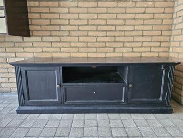 GRATIS! Tv meubel die een beetje liefde nodig heeft