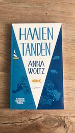 Anna Woltz - Haaientanden boek boeken kinderboek, Boeken, Ophalen of Verzenden, Fictie algemeen, Zo goed als nieuw, Anna Woltz